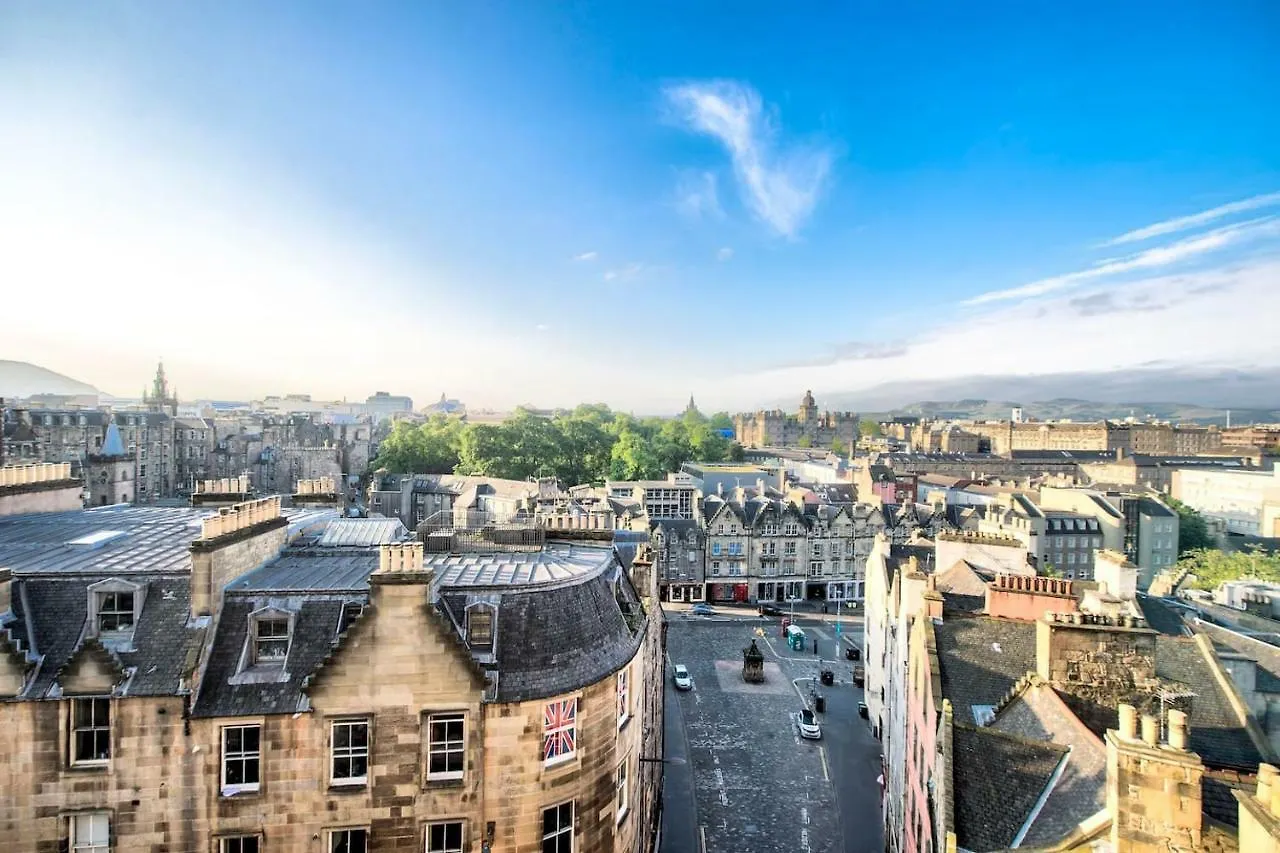 Guestready - Top Floor Apt Near Edinburgh Castle Apartment 0*,